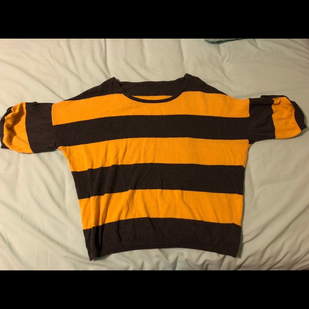 Loose Fit Black And Yellow Cool Sweater